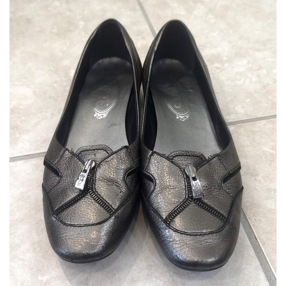 TODS Driving Shoe Loafer Sz 7 Silver Metallic Flat Shoes Zipper Ballet Career